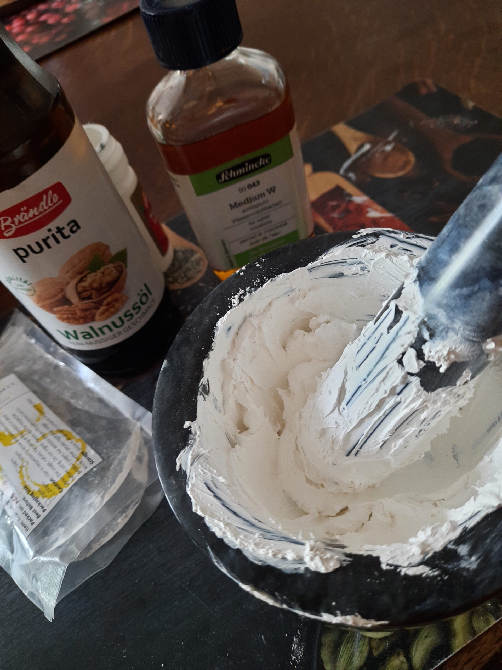 Making white oil paint